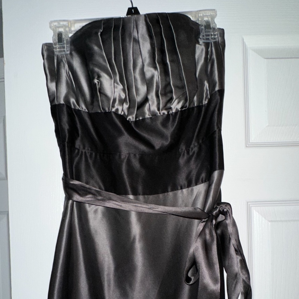 White House Black Market size 2.